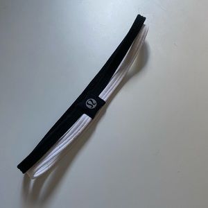 ✨ 2/10 Black and White Lululemon Headband